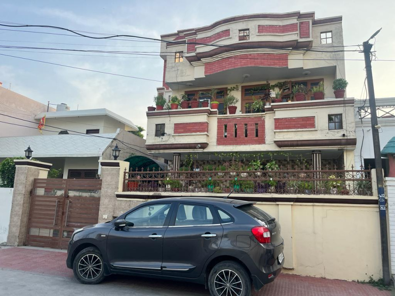 6 BHK House 5500 Sq.ft. for Sale in Sarojini Colony, Yamunanagar