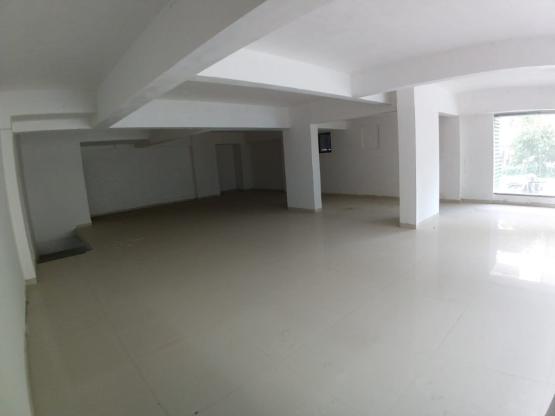  Commercial Shop 2800 Sq.ft. for Rent in Ghod Dod Road, Surat