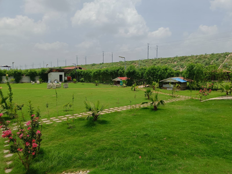  Penthouse 2000 Sq. Yards for Sale in Sector 156, Noida