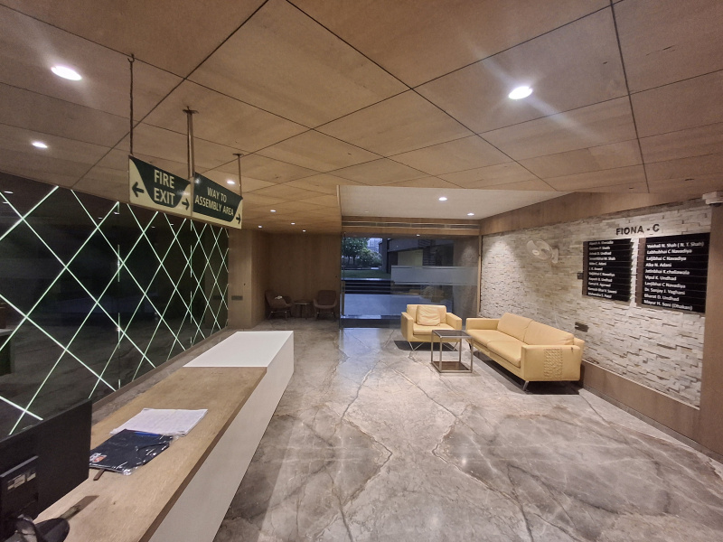  Showroom 400 Sq. Yards for Sale in Ring Road, Surat