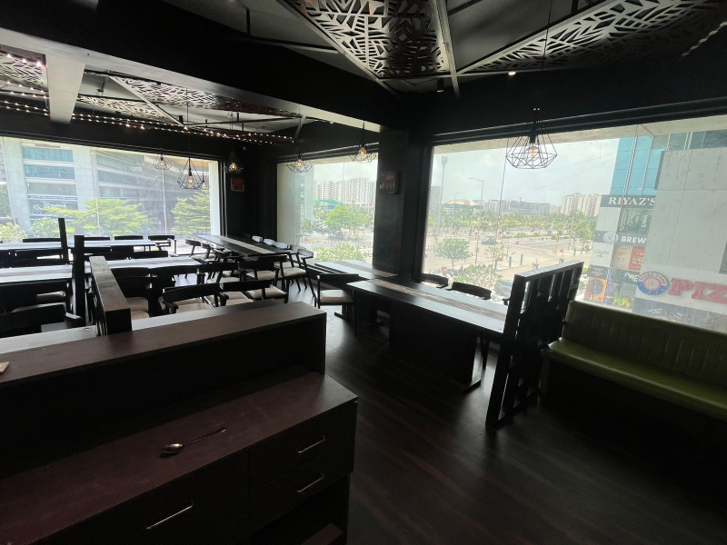  Hotels 2000 Sq.ft. for Rent in Dumas Road, Surat