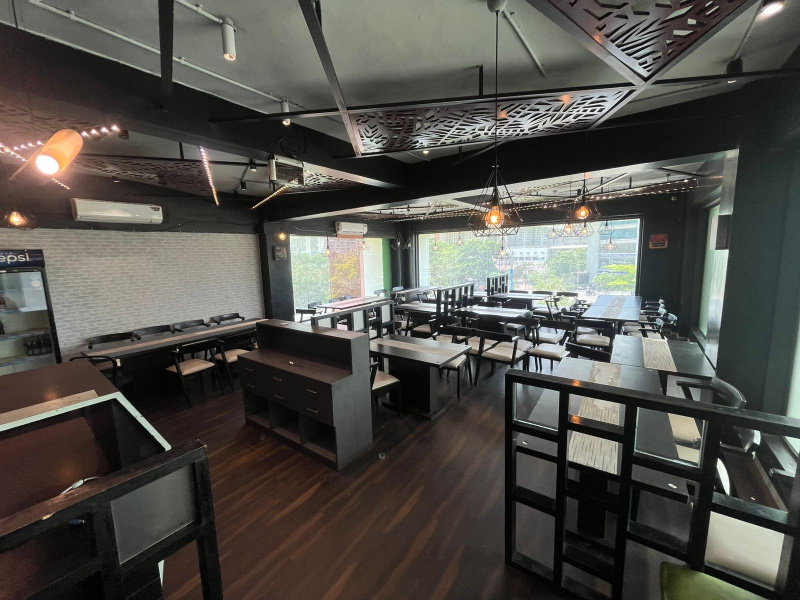  Hotels 2000 Sq.ft. for Rent in Dumas Road, Surat