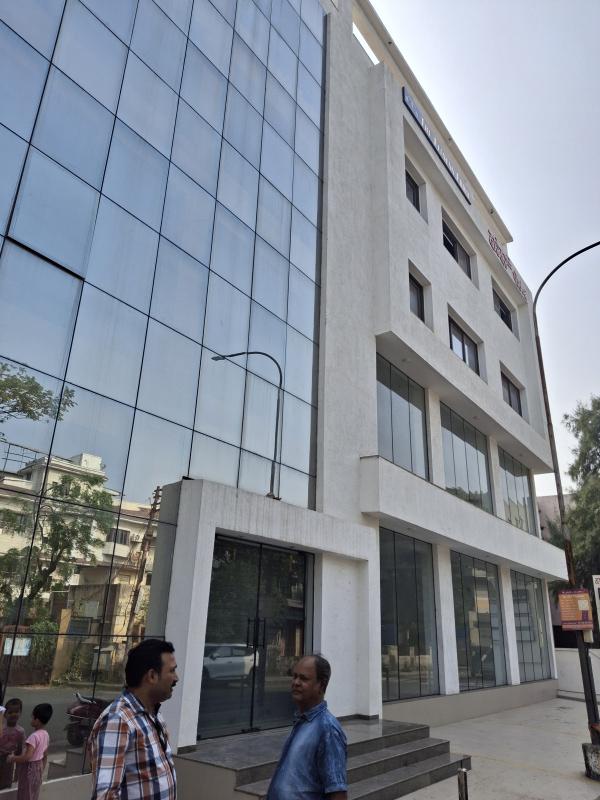  550 Sq. Yards Commercial Land for Sale in University Road, Surat