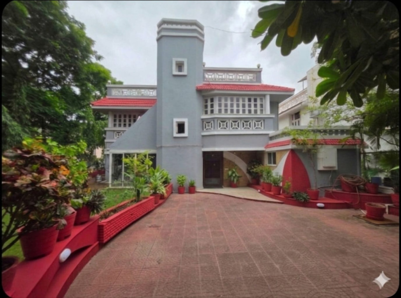 6 BHK 660 Sq. Yards House for Sale in Athwalines, Surat