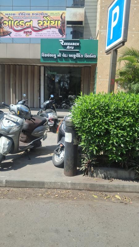 6 BHK 660 Sq. Yards House for Sale in Athwalines, Surat