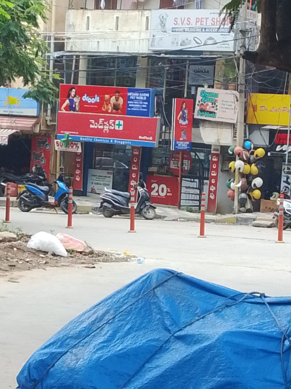  600 Sq.ft. Commercial Shop for Sale in K P H B Phase 4, Hyderabad