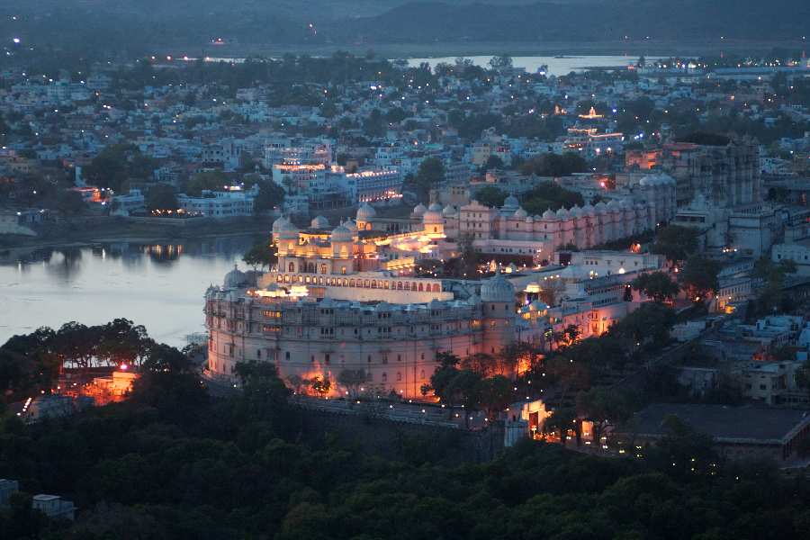 Hotels 30000 Sq.ft. for Rent in Pichola, Udaipur