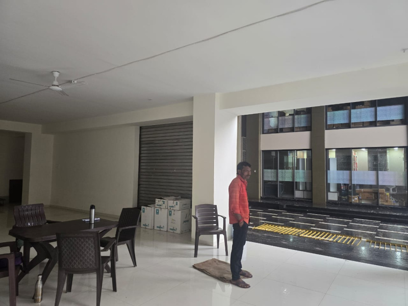  Commercial Shop 3700 Sq.ft. for Rent in Mumbai Naka, Nashik