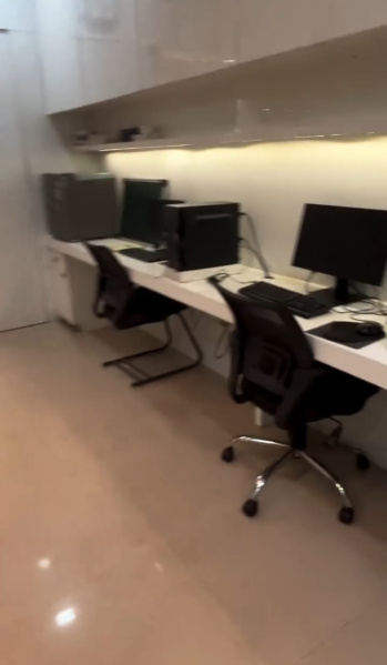  650 Sq.ft. Office Space for Rent in Pandit Colony, Nashik