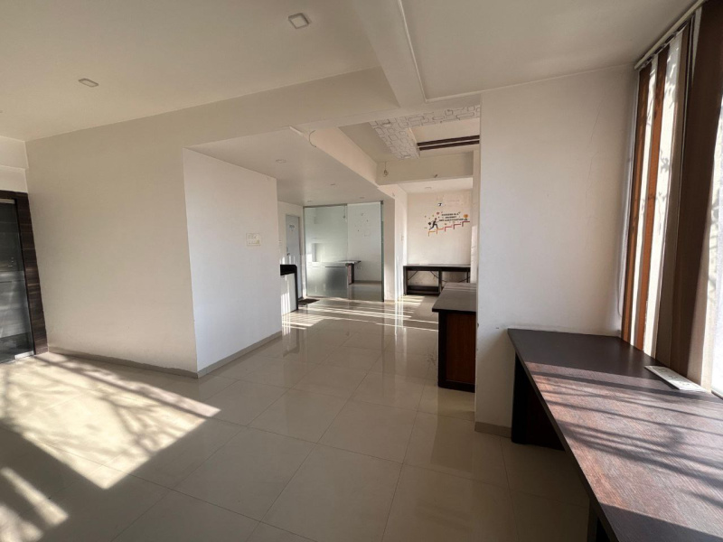  1100 Sq.ft. Office Space for Rent in Mumbai Naka, Nashik