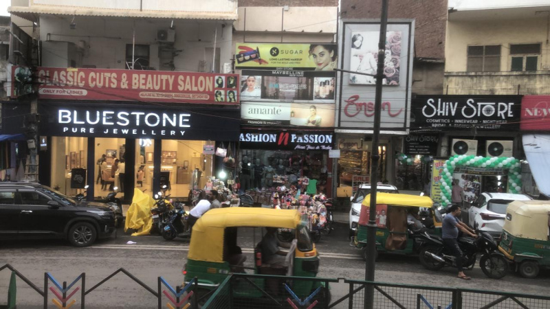  98 Sq. Yards Commercial Shop for Sale in Kamla Nagar, Delhi