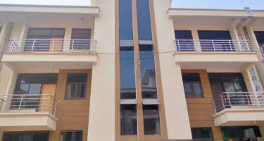 2 BHK Builder Floor for Sale in Shastri Puram, Agra