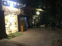  Commercial Shop for Rent in Uday Park, South Extension, Delhi