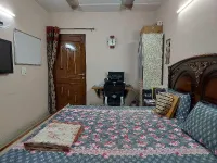 4 BHK Flat for Sale in Bank Vihar, Saraswati Vihar, Delhi