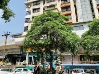  Commercial Shop for Rent in Piplod, Surat