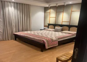 5 BHK Flat for Rent in MG Road, Gurgaon