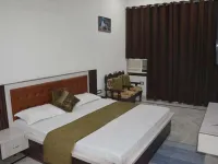 1 BHK Flat for Rent in Fatehabad Road, Agra