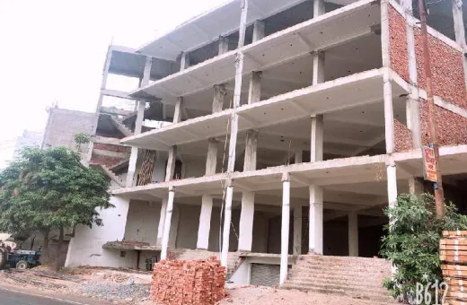  3900 Sq.ft. Showroom for Rent in Punjabi Colony, Etawah