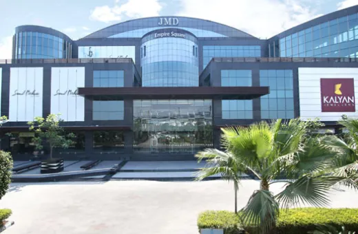  1900 Sq.ft. Showroom for Rent in DLF Phase I, Gurgaon