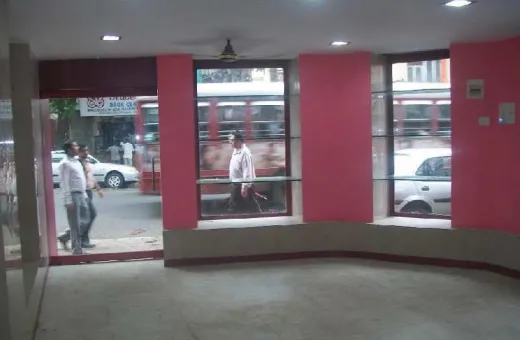  1250 Sq.ft. Commercial Shop for Rent in Kalbadevi, Mumbai