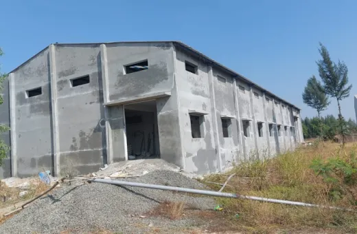  32000 Sq.ft. Warehouse for Sale in Moti Daman, 
