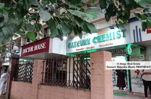  600 Sq.ft. Commercial Shop for Rent in Peddar Road, Mumbai