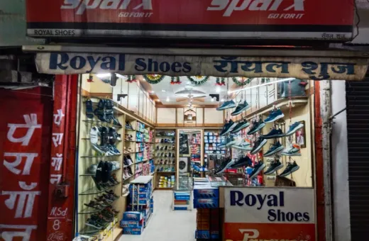  250 Sq.ft. Commercial Shop for Rent in Sadar, Nagpur