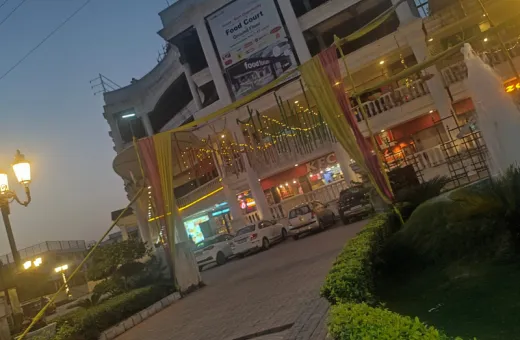  180 Sq.ft. Commercial Shop for Sale in Raj Nagar Extension, Ghaziabad