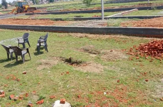  100 Sq. Yards Residential Plot for Sale in Pari Chowk, Greater Noida