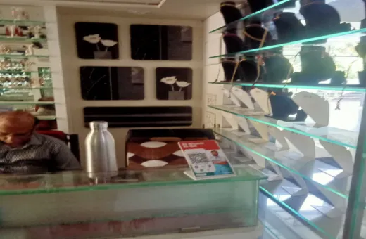  360 Sq.ft. Commercial Shop for Sale in Bibwewadi, Pune