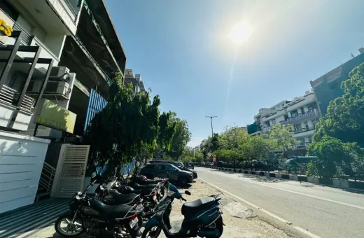  2475 Sq.ft. Office Space for Rent in Anand Vihar, Delhi