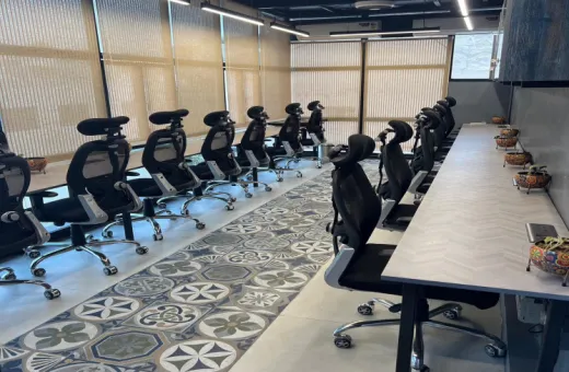  2143 Sq.ft. Office Space for Rent in South Extension Part I, Delhi
