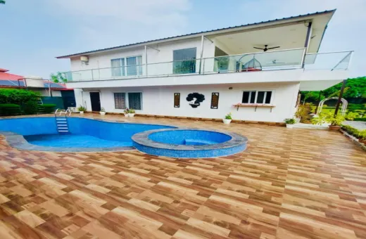 2 BHK 1000 Sq. Yards Farm House for Sale in Sector 13 Noida