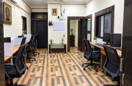  700 Sq.ft. Office Space for Sale in Gulmohar, Bhopal