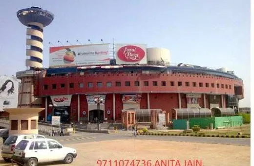  1424 Sq.ft. Commercial Shop for Sale in Ansal Plaza, Andrews Ganj, Delhi