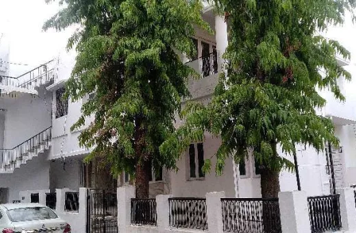 8 BHK 400 Sq. Yards House for Sale in Ambawadi, Ahmedabad